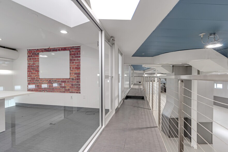 More Photos Of 3114 Tonnelle Ave, North Bergen Showroom For Lease