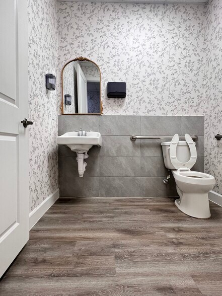 More Photos Of 25145 Star Lane, Katy Medical For Lease