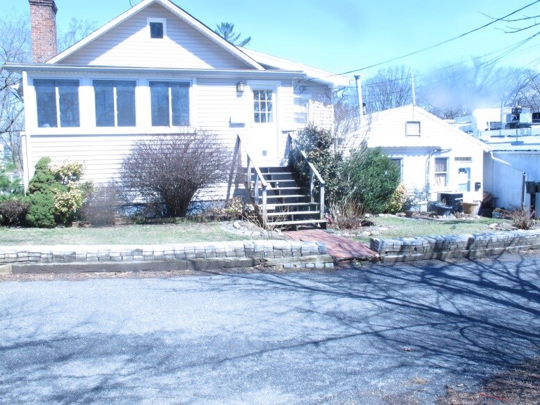 More Photos Of 34 Ridgeland Ter, Rye Storefront Retail Office For Lease