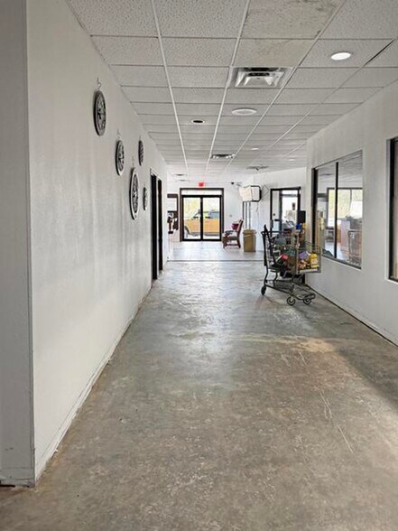 More Photos Of 3080 Colony Blvd, Leesville Hotel For Sale