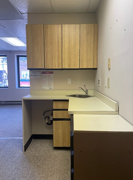 More Photos Of 3626-3628 E Tremont Ave, Bronx Medical For Lease