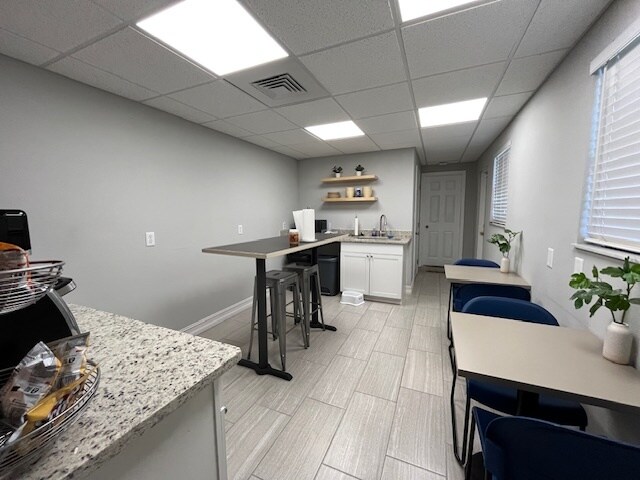 More Photos Of 205 Ridgewood Ave, Brandon Medical For Lease