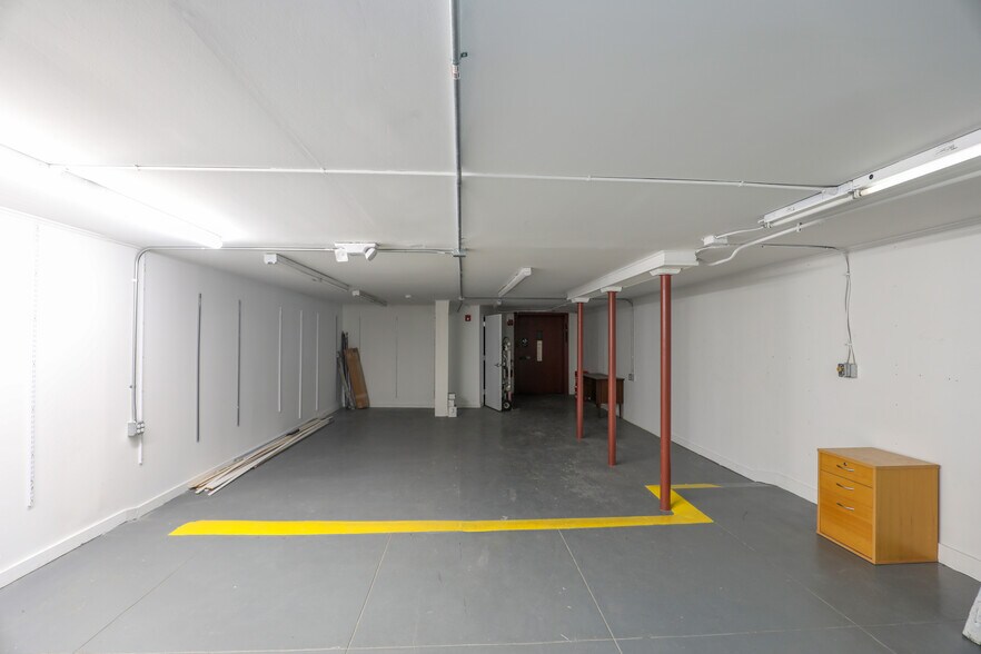 More Photos Of 328 Wall St, Kingston Storefront Retail Office For Lease