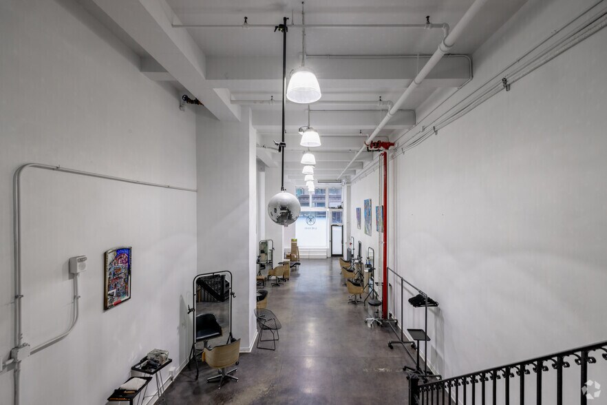 More Photos Of 150 W 30th St, New York Office For Lease