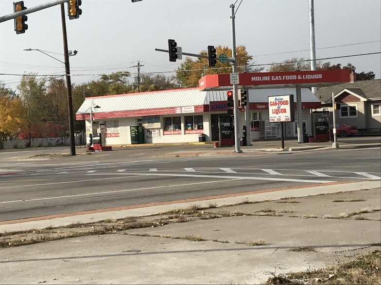 More Photos Of 3328 Avenue of the Cities, Moline Convenience Store For Sale