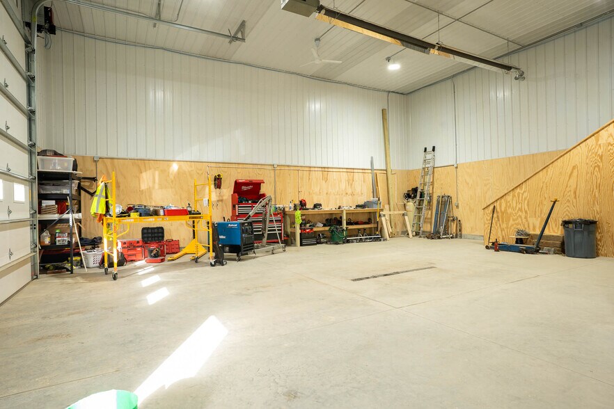 More Photos Of N5550 County Road Z, Onalaska Flex For Sale