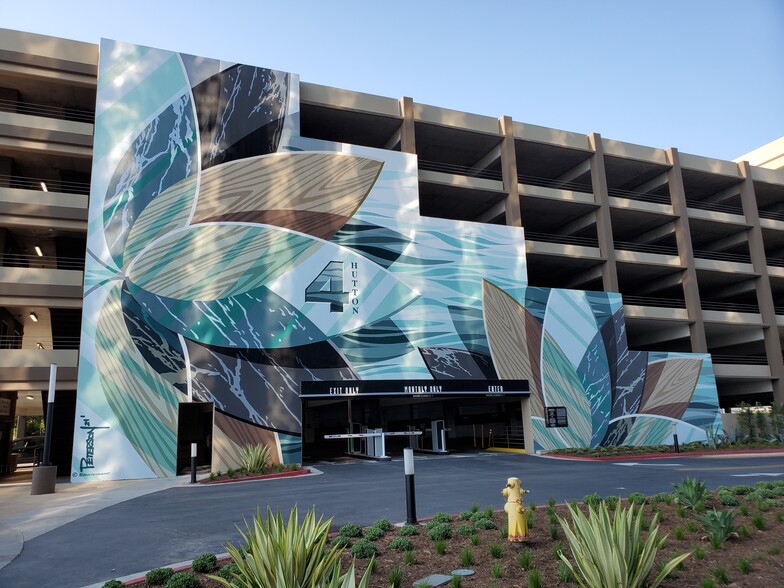 More Photos Of 4 Hutton Centre Dr, Santa Ana Office For Lease