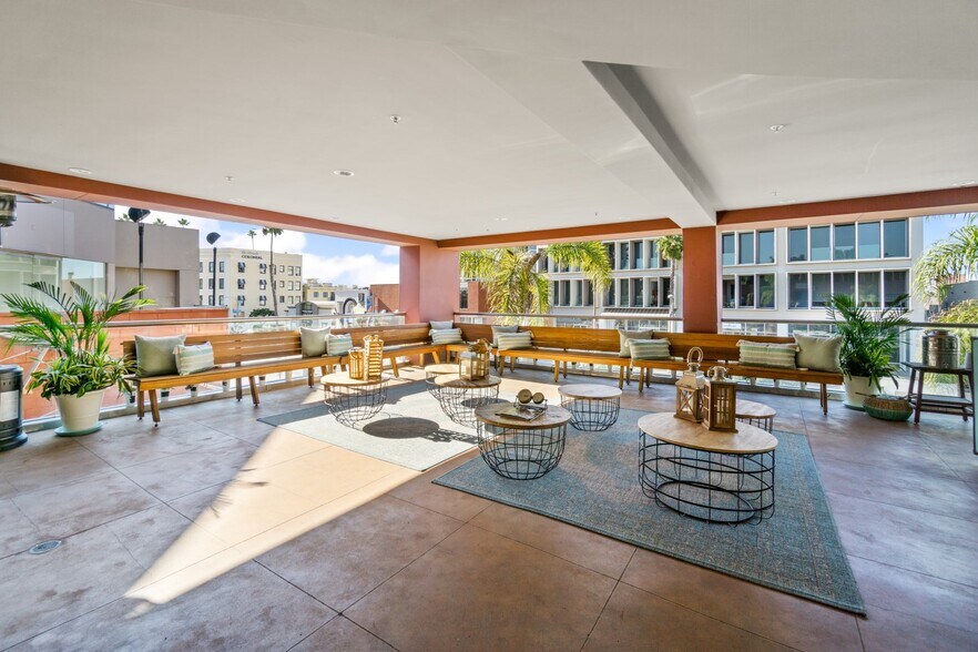 More Photos Of 1025 Prospect St, La Jolla Storefront Retail Office For Lease
