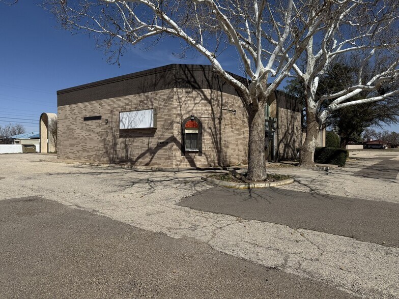 More Photos Of 901 E Tahoka Rd, Brownfield Office For Sale