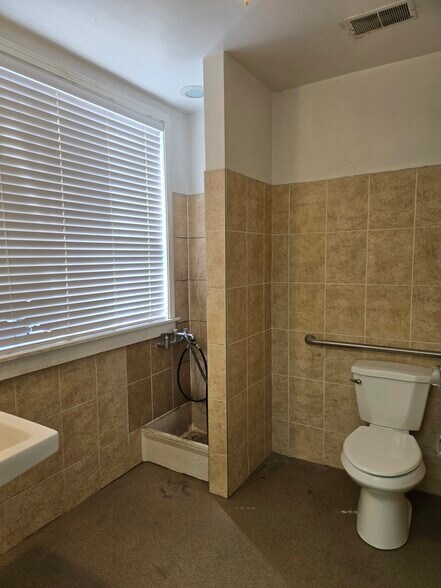 More Photos Of 5208 N Clark St, Chicago Apartments For Lease