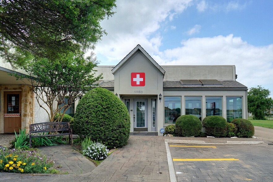 More Photos Of 1303 Northwest Hwy, Garland Office For Lease