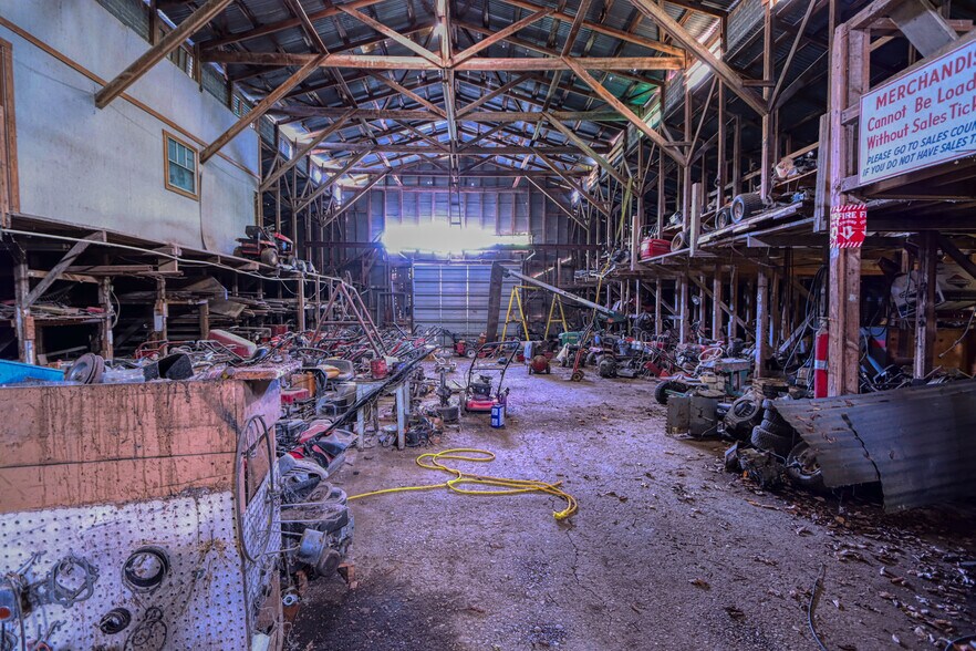 More Photos Of 100 S Magnolia Ave, Hubbard Auto Repair For Sale