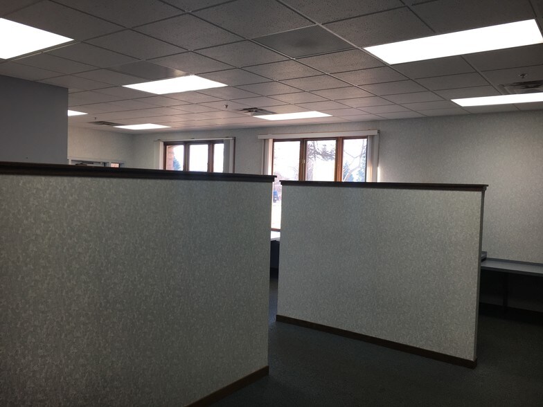 More Photos Of 836 Centennial Way, Lansing Medical For Sale