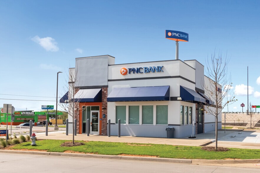 Primary Photo Of 12601 Lake June Rd, Balch Springs Bank For Sale