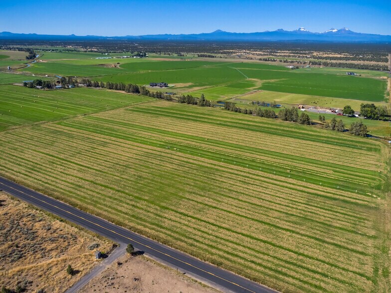 More Photos Of 11705 SW Shumway Rd, Powell Butte Specialty For Sale