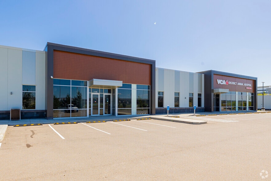 More Photos Of 11150 11 St, Calgary Storefront For Lease