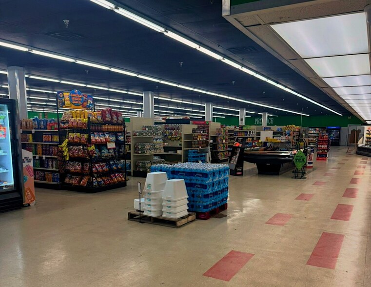 More Photos Of 1925 S Defiance St, Archbold Storefront For Sale