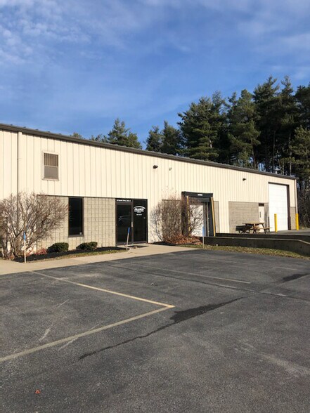 More Photos Of 19 Ransier Dr, West Seneca Light Distribution For Lease