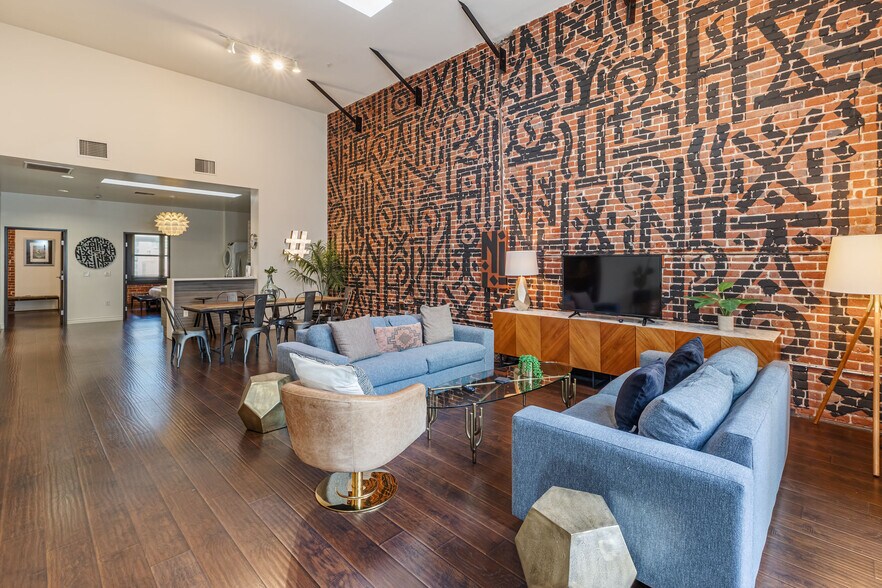 More Photos Of 735 S Broadway, Los Angeles Storefront For Sale