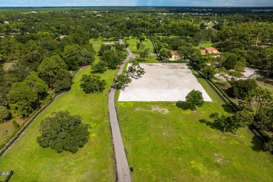 More Photos Of 21531 N River Rd, Alva Specialty For Sale