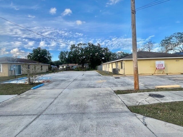 More Photos Of 4527 Carter St, Orlando Schools For Lease