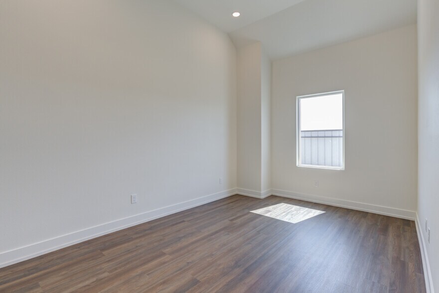 More Photos Of 11419 CR 2220, Lubbock Warehouse For Sale