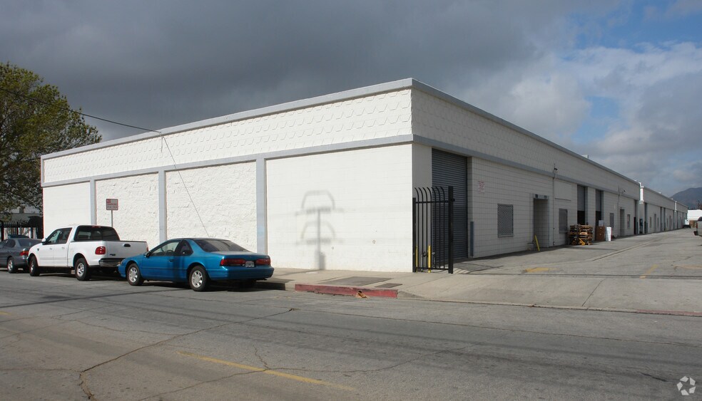 More Photos Of 701-719 Arroyo Ave, San Fernando Warehouse For Lease