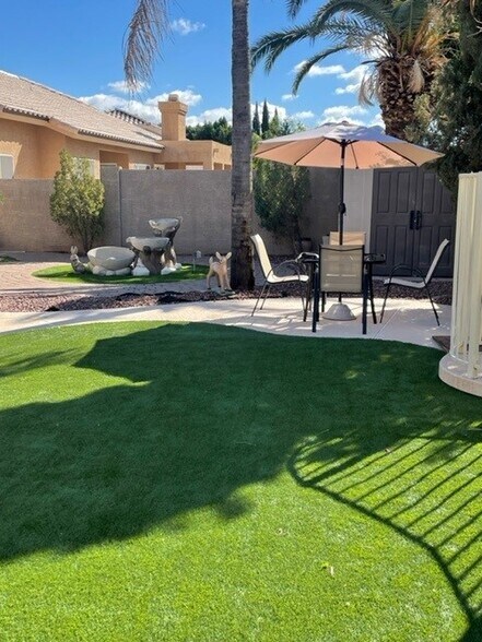 More Photos Of 6121 W Foothill Dr, Glendale Healthcare For Sale