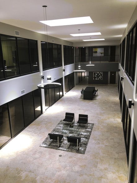 More Photos Of 17440 N Dallas Pky, Dallas Loft Creative Space For Lease