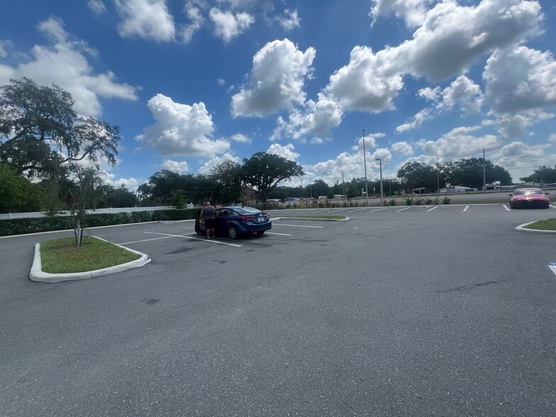 More Photos Of 10715 US Highway 301 S, Riverview Storefront Retail Office For Lease