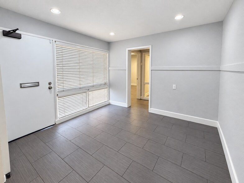 More Photos Of 205 E Osborn Rd, Phoenix Medical For Sale