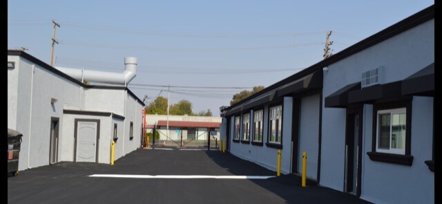 More Photos Of 2560-2590 Lafayette St, Santa Clara Warehouse For Lease