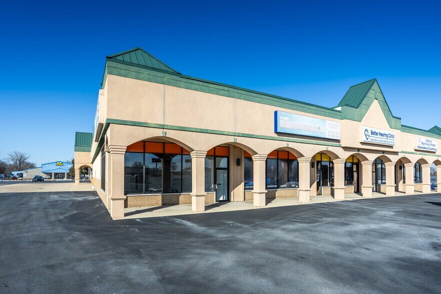 More Photos Of 88-96 Northport Dr, Alton General Retail For Lease