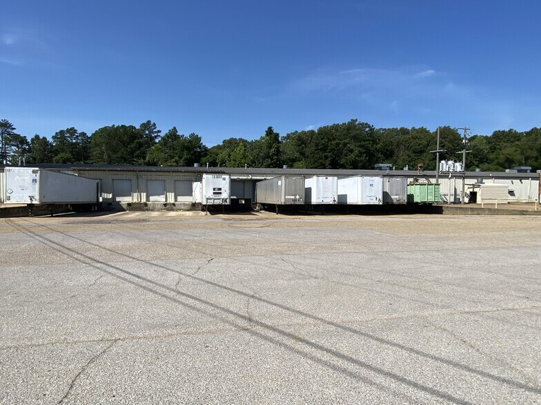 More Photos Of 114 Old Runway Rd, Tupelo Warehouse For Lease
