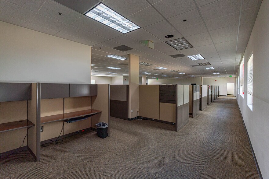 More Photos Of 314-320 E Avenue K6, Lancaster Industrial For Lease