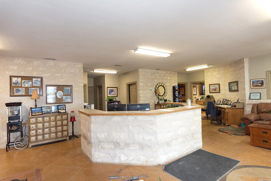 More Photos Of 2520 W Highway 290, Dripping Springs Light Manufacturing For Sale