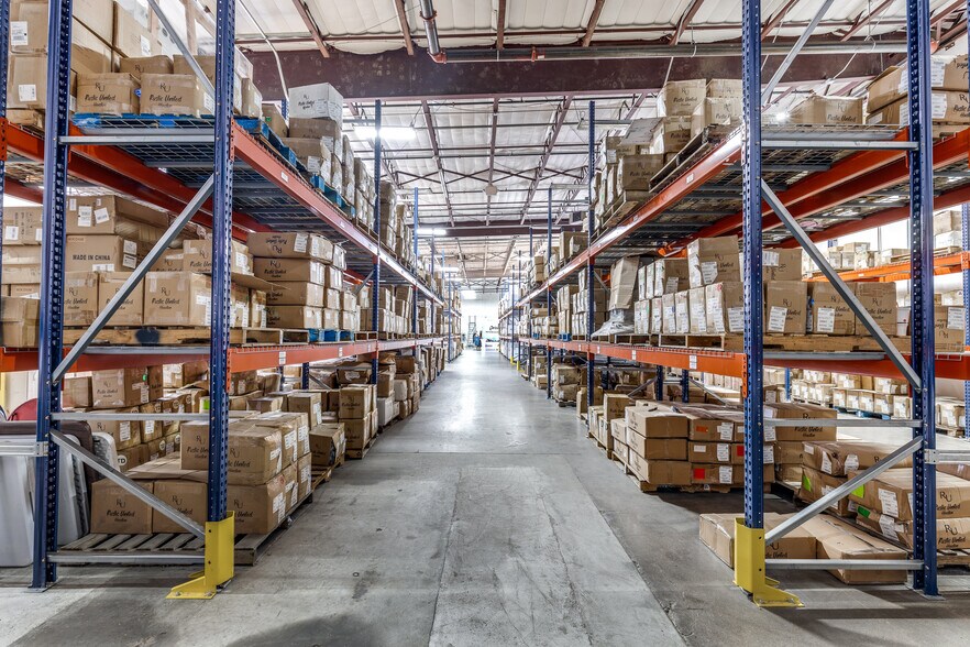 More Photos Of 4323 Greenbriar Dr, Stafford Showroom For Sale