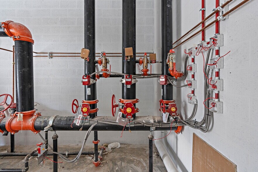 More Photos Of 100 Spontex Dr, Columbia Warehouse For Lease