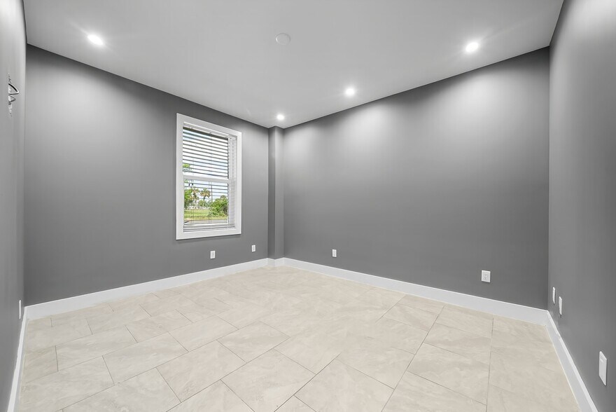 More Photos Of , Panama City Office For Sale