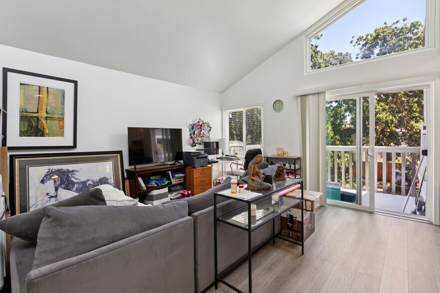 More Photos Of 1411 Oxford St, Redwood City Apartments For Sale