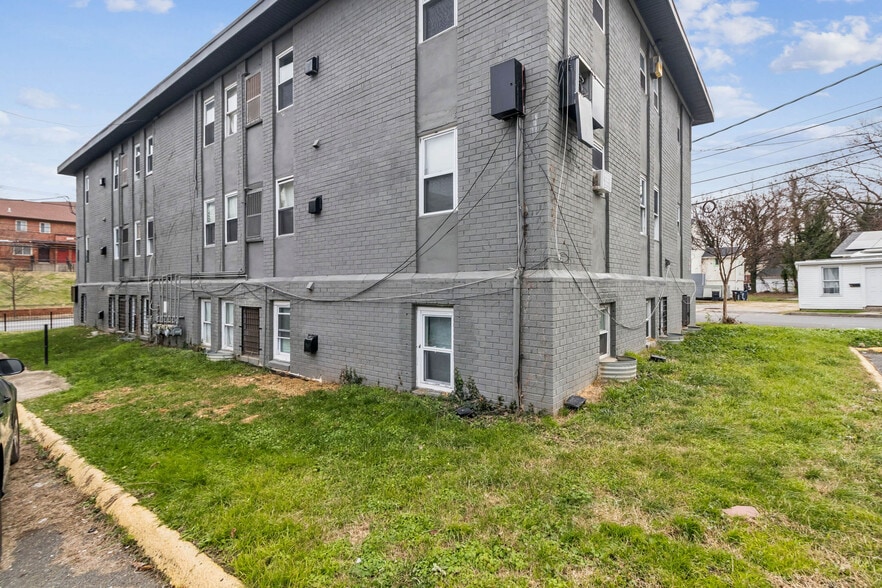 More Photos Of 4559-4569 Benning Rd SE, Washington Apartments For Sale