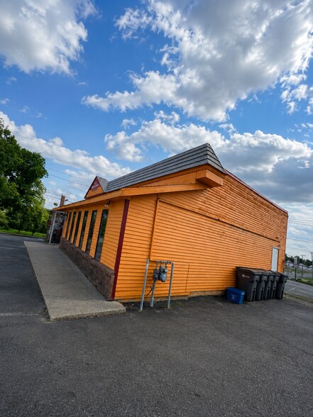More Photos Of 401 W Dominick St, Rome Restaurant For Sale