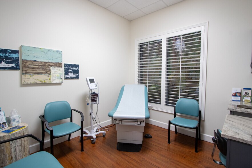 More Photos Of 1345 36th St, Vero Beach Medical For Sale