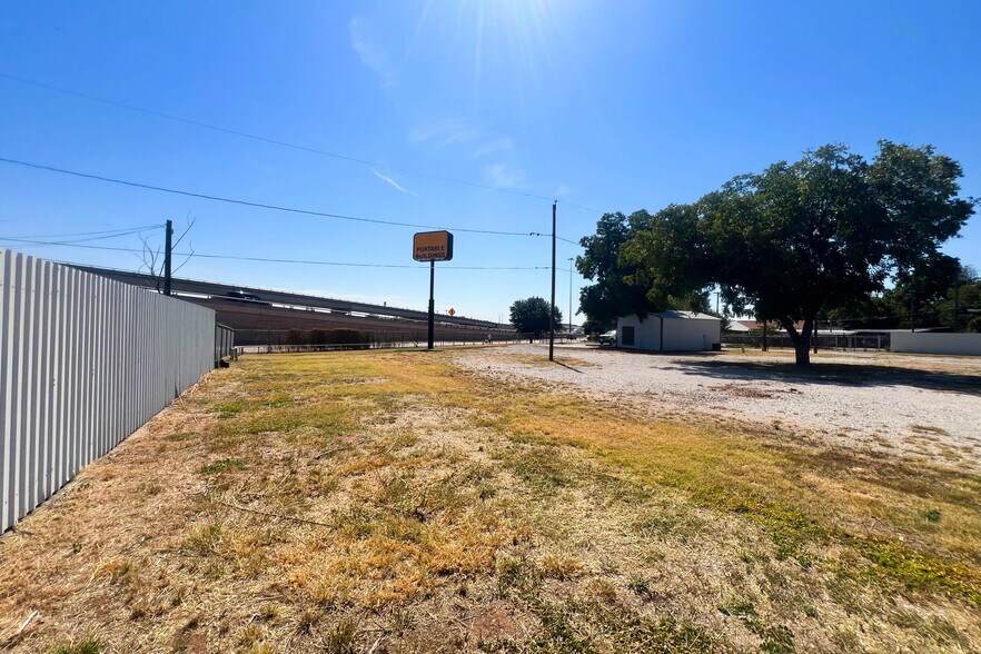 More Photos Of 231 Central Fwy E, Wichita Falls Land For Sale