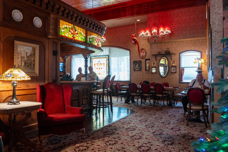 More Photos Of 1800 N Palm Canyon Dr, Palm Springs Restaurant For Sale