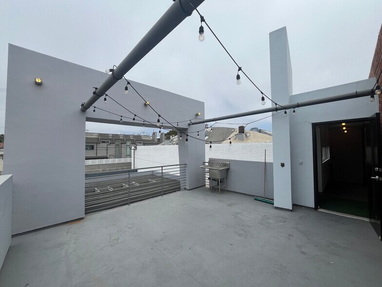 More Photos Of 2917 Santa Monica Blvd, Santa Monica Loft Creative Space For Lease