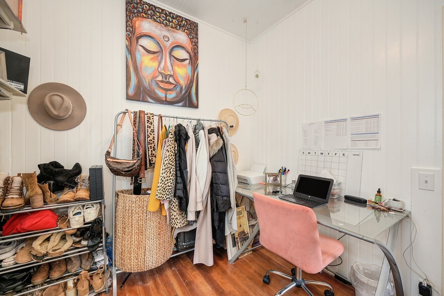 More Photos Of 1250 B St, Walnut Grove Storefront Retail Residential For Sale