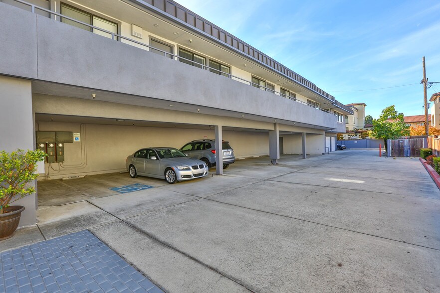 More Photos Of 2065 S Winchester Blvd, Campbell Office For Lease