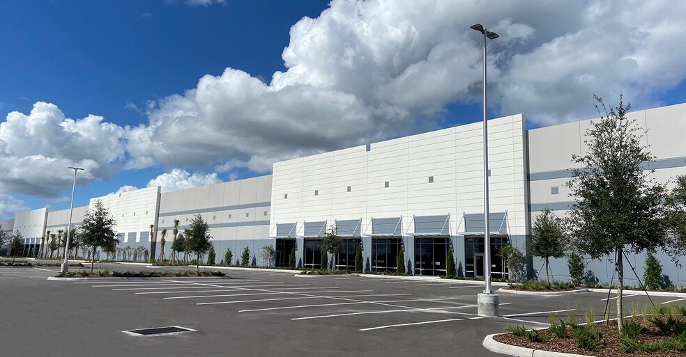 More Photos Of 8649 Transport Dr, Orlando Distribution For Lease