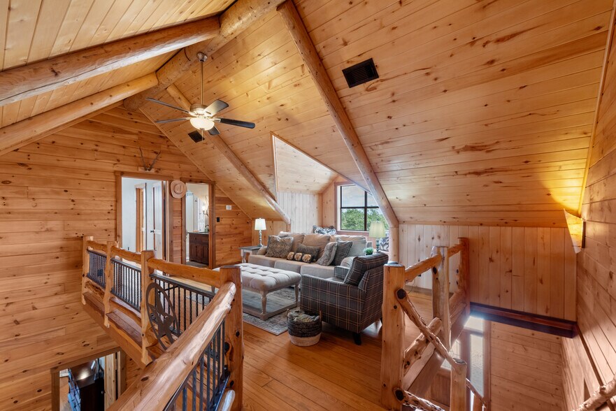 More Photos Of 3607 Lone Man Mountain Rd, Wimberley Hotel For Sale